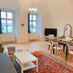 Zamek Apartman *